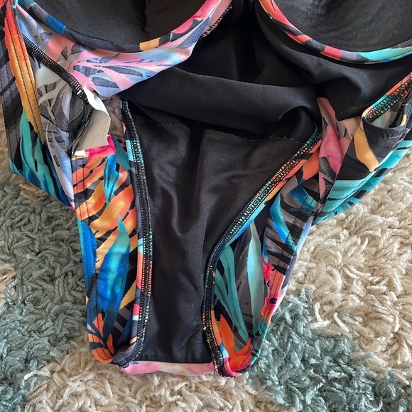 Miraclesuit Tropica Escape One-Piece Swimsuit Size 14 - Picture 4 of 6